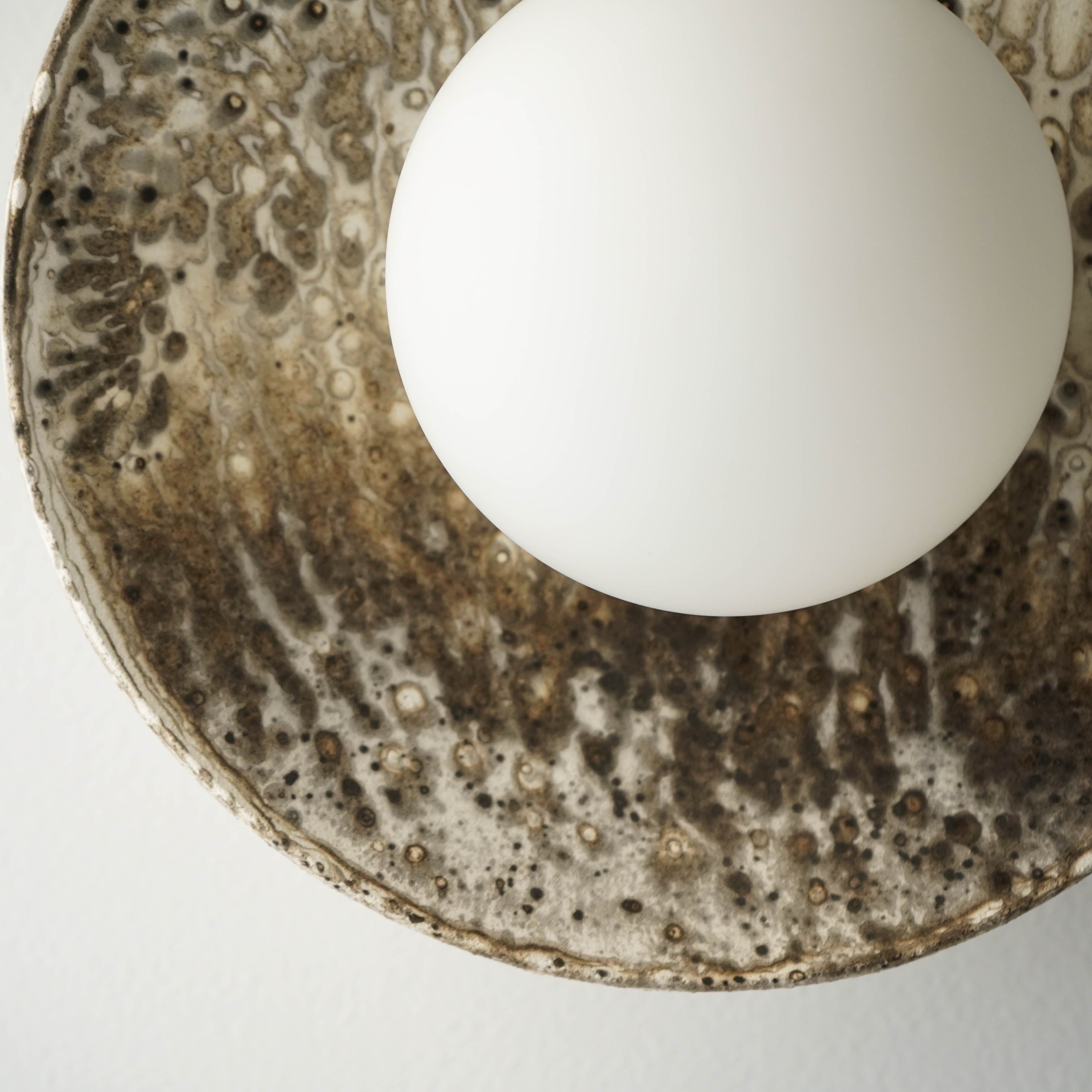 Applique murale en céramique blanc crème