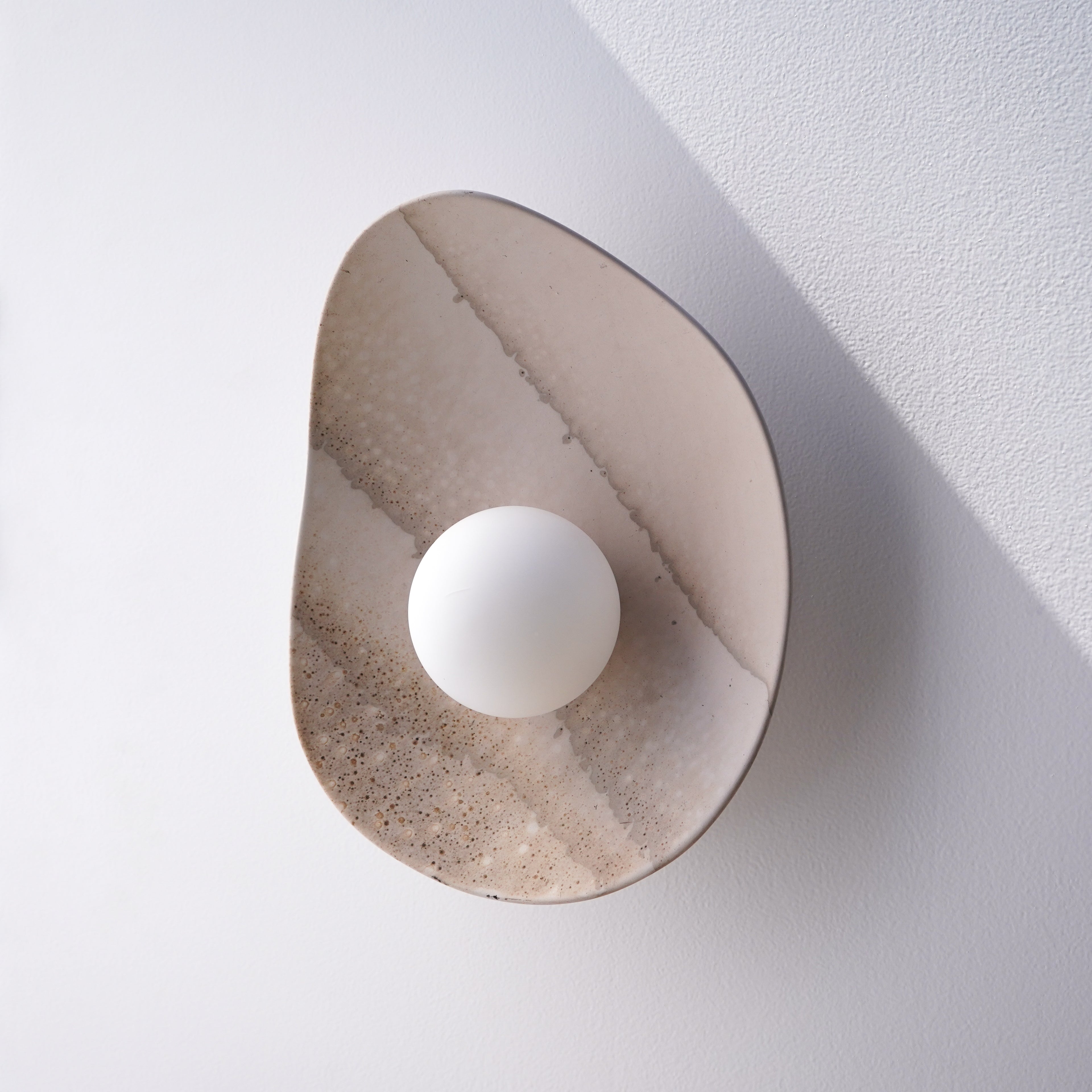 Applique murale en céramique blanc crème