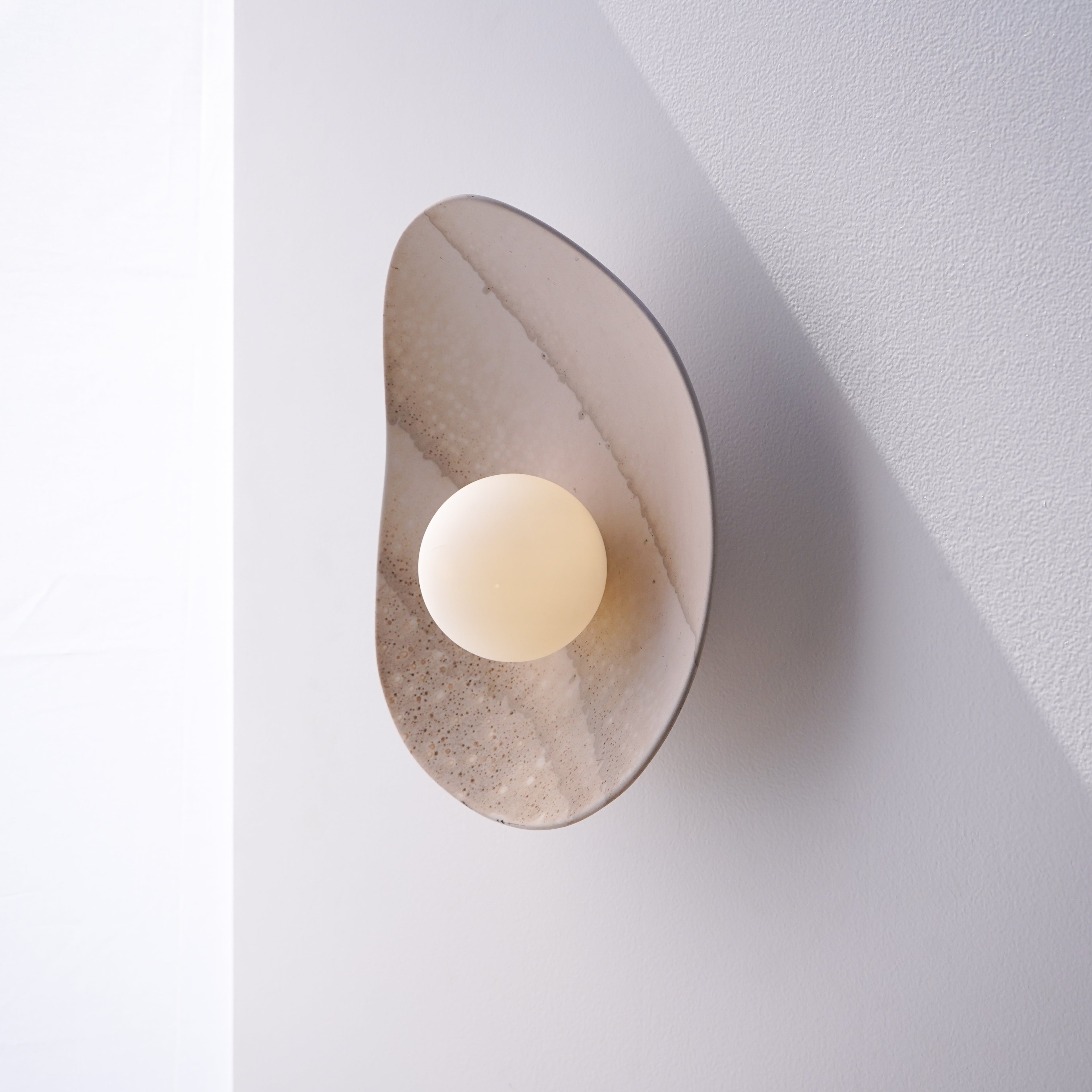 Applique murale en céramique blanc crème