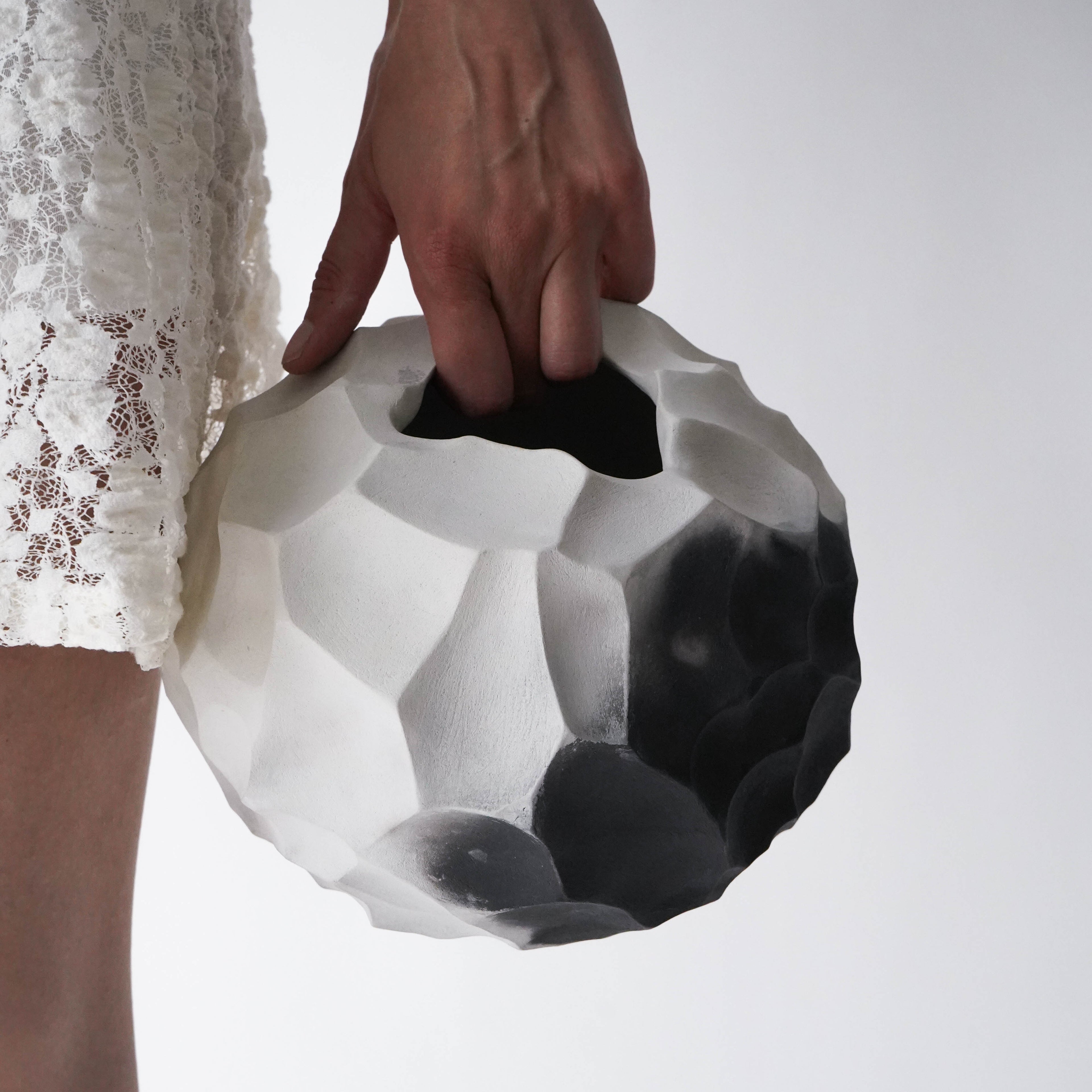 In Between | Sculptural Vessel