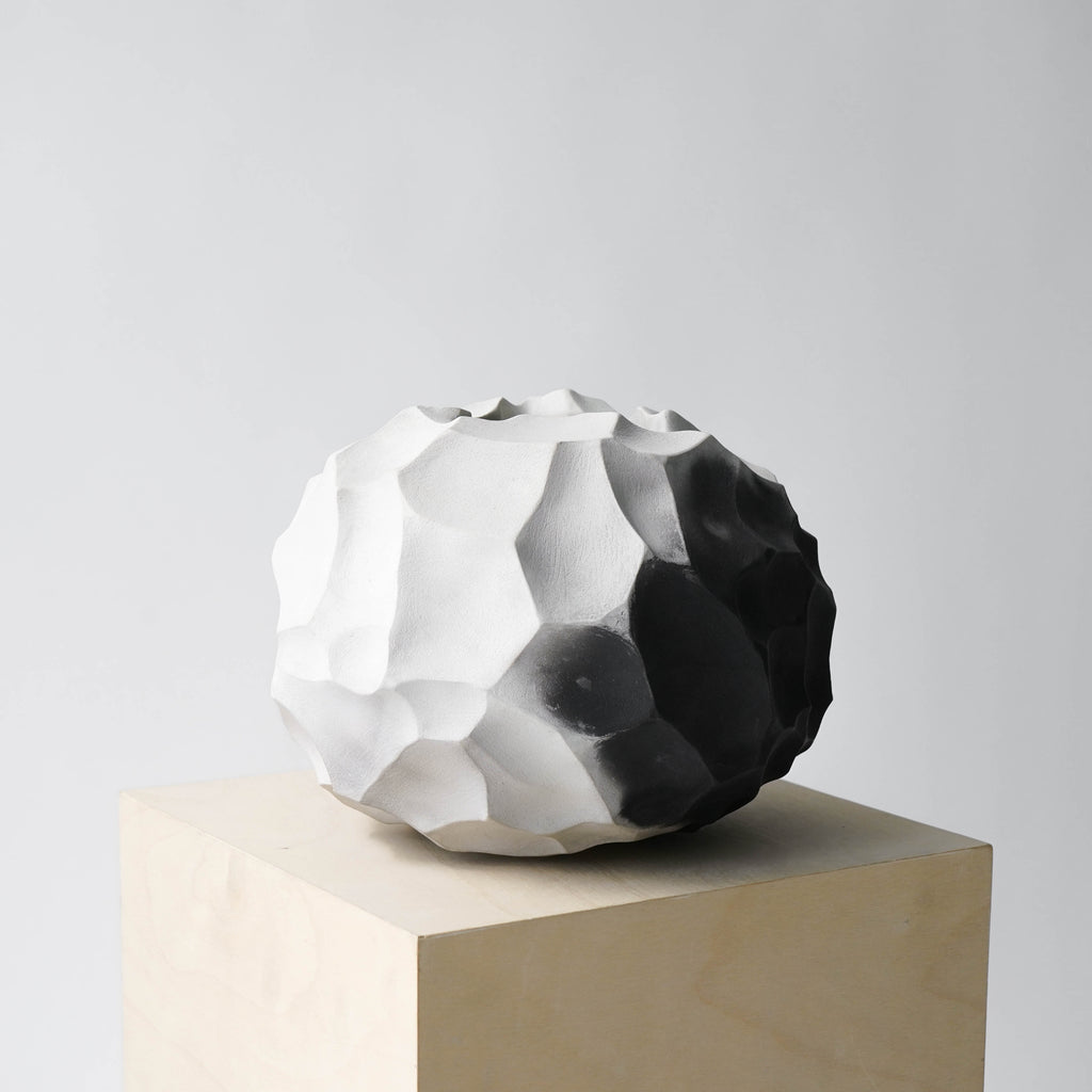 In Between | Sculptural Vessel
