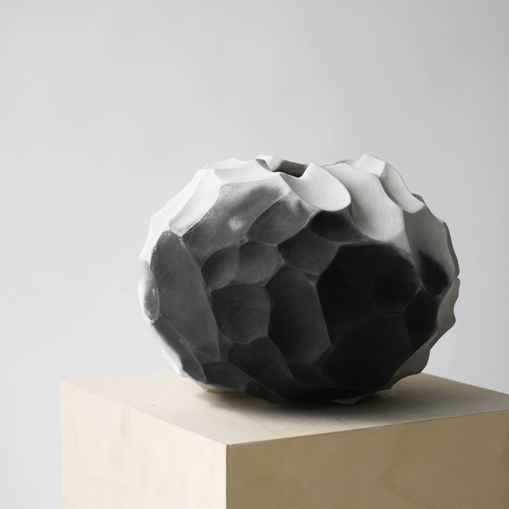 In Between | Sculptural Vessel