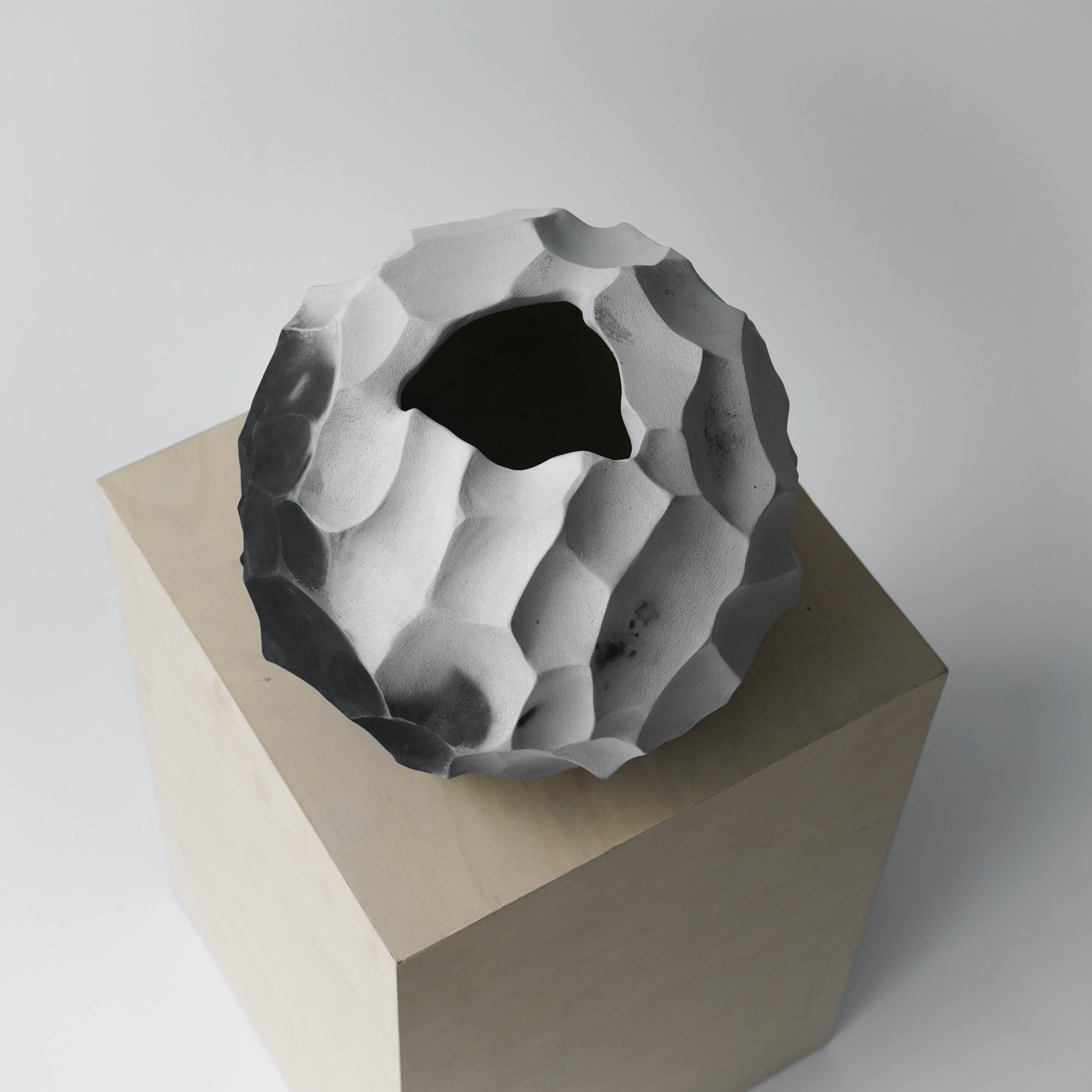 In Between | Sculptural Vessel
